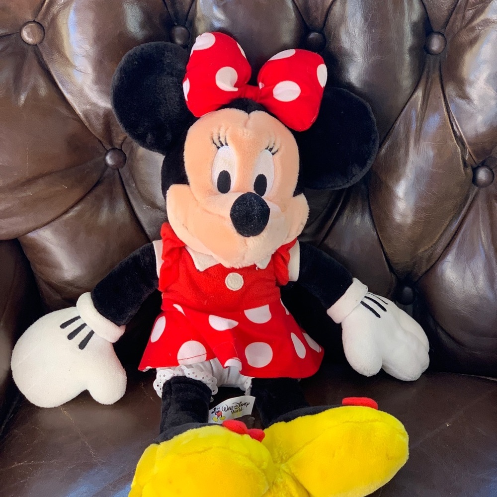 Walt Disney World Minnie Mouse Plush 18"